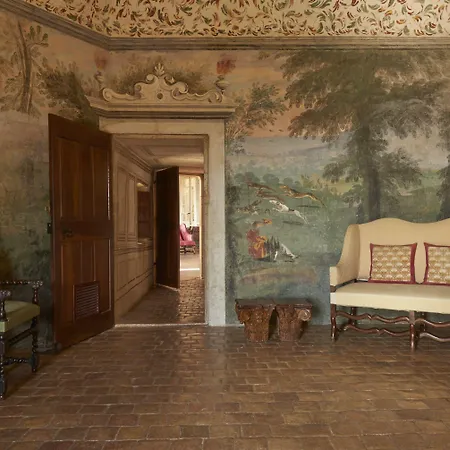 Chateau De Hotel 5*