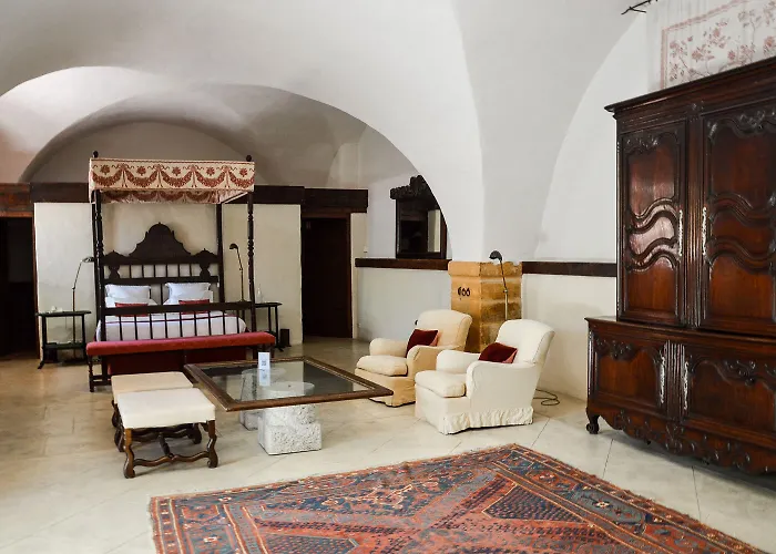 Chateau De Hotel Bagnols (Rhone)