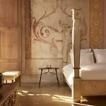 Chateau De Hotel