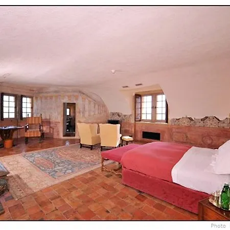 Château De Hotel 5*