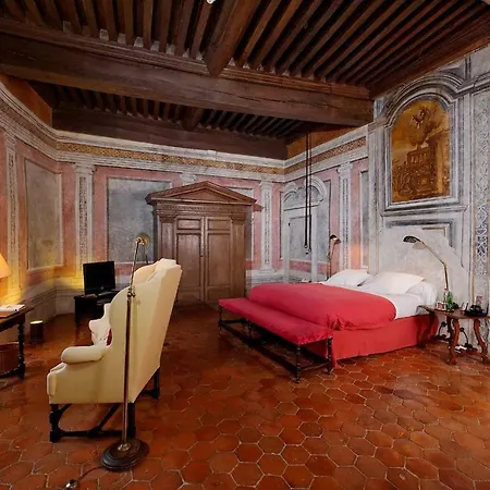 Otel Chateau De Bagnols (Rhone)